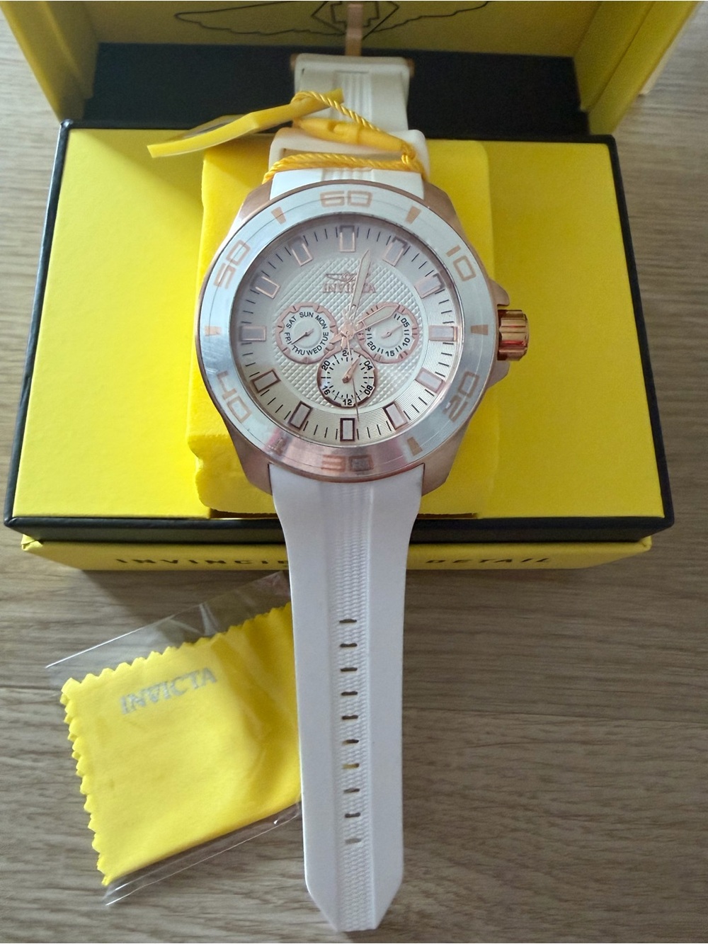 Invicta Men's pro diver White and Rose Gold-Tone Chronograph Watch-50mm